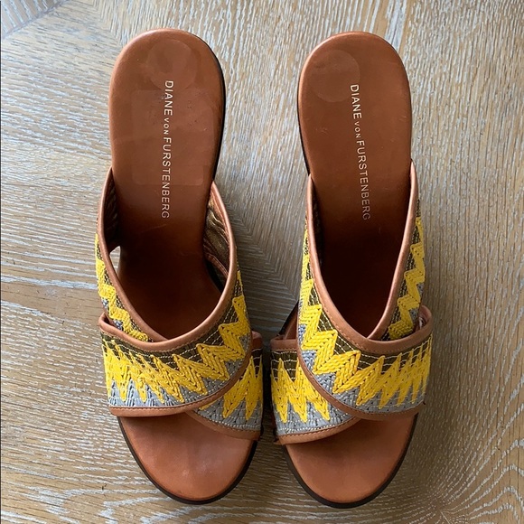 DIANE VON FURSTENBERG Woven Moore Crisscross Wedge 9.5 - Picture 3 of 13